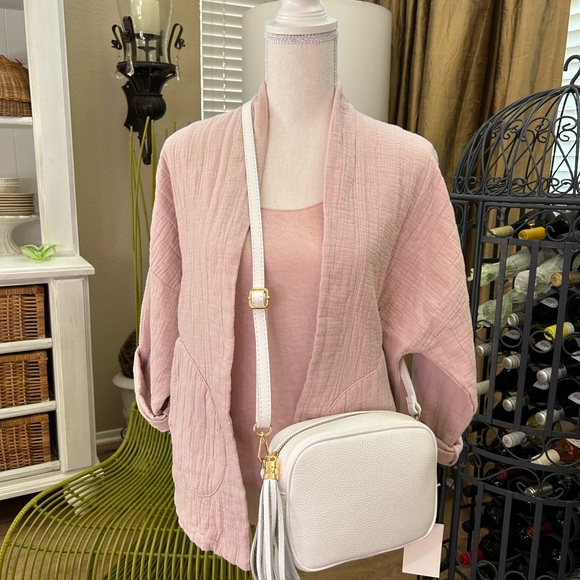 - Genuine leather camera bag crossbody with tassel - white - Picture 10 of 11